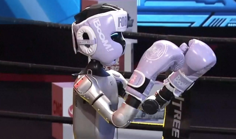 ¡Boxeo del futuro! Robots humanoides se enfrentan en el ring por primera vez en China 