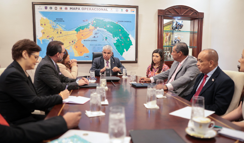 Presidente Mulino y jefes de bancadas de la Asamblea acuerdan apoyar nueva ley especial para el sector bananero 