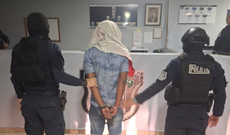 Aprehenden a sujetos que dispararon contra la ronda policial que acudió a desalojar un 'parking' 