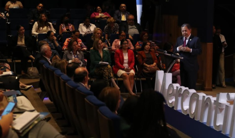 Panamá pierde 1,500 millones de balboas al año por embarazo adolescentes, revela estudio del UNFPA 