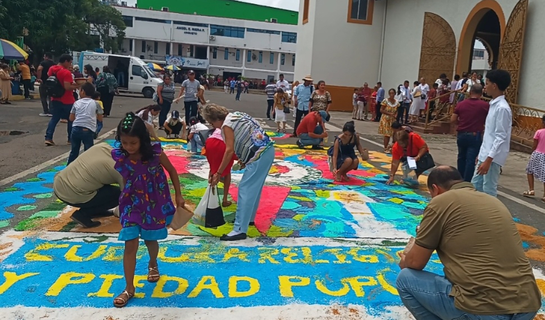 La juventud de Veraguas revive con devoción la celebración del Corpus Christi en Santiago 