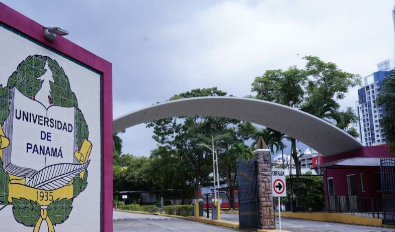 Universidad de Panamá restablece clases presenciales en todas sus facultades 