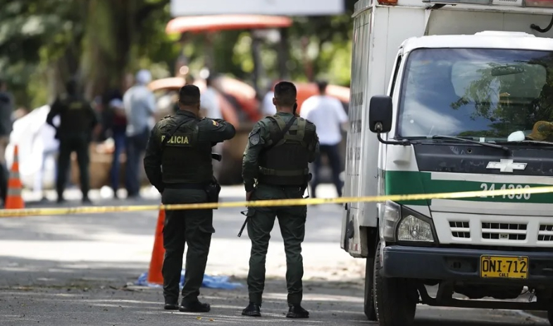 Al menos una persona muerta y varias heridas por la explosión de bombas en Cali, Colombia 