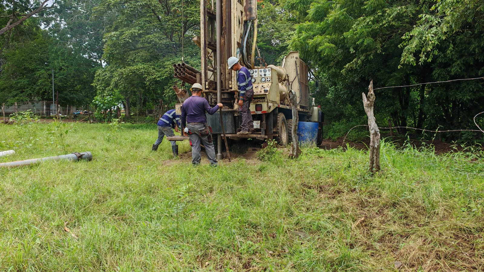 Inician perforación de 30 pozos para mitigar la emergencia ambiental en Los Santos 