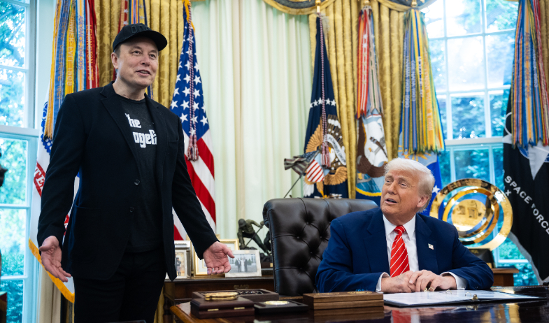 Elon Musk se pelea con Trump y lo señala por su presunta relación con Epstein 