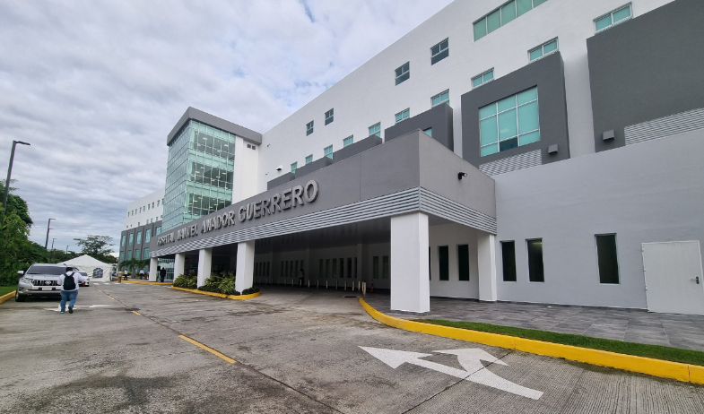 Presidente Mulino inaugura el nuevo hospital de Colón 