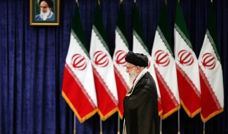 Irán acusa a Trump de mentiroso y cobarde por amenazar con 'eliminar' a su líder supremo 