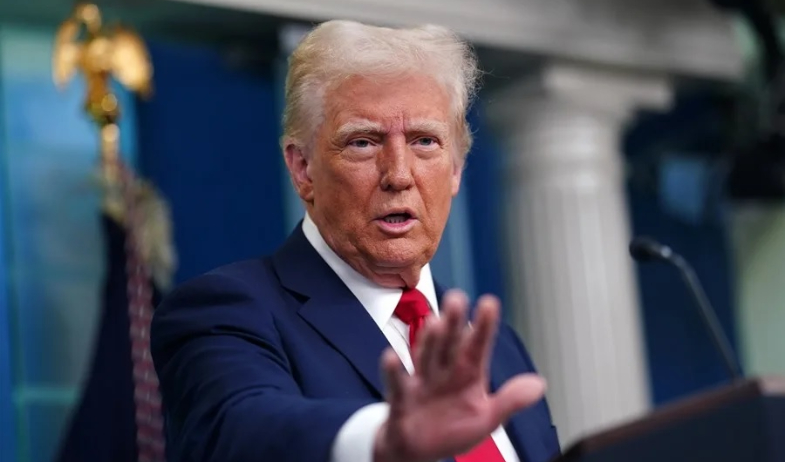 Trump eleva el tono y advierte a Medvedev sobre usar a la ligera la palabra 'nuclear' 