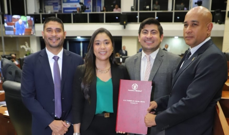 Presentan propuesta para proteger a consumidores acosados por agencias de cobros y bancos 