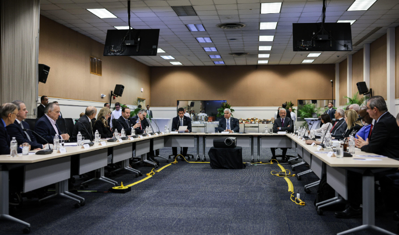 Presidente Mulino se reúne con la directiva del Canal: B/.8,500 millones de inversión para la próxima década 