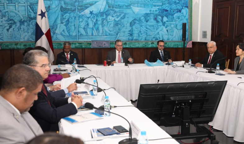 Gobierno recibe Plan Estratégico Nacional de Ciencia, Tecnología e Innovación 2025-2029 