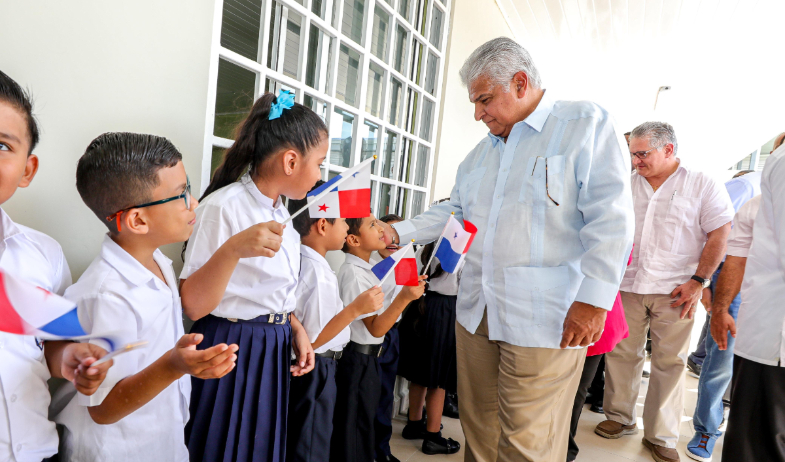 Mulino inaugura moderna Escuela Antonio José de Sucre en Chiriquí, tras más de una década de espera 