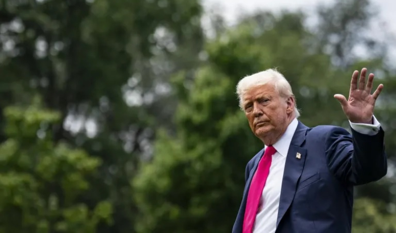 El hermano de Epstein dice que este sabía cosas que perjudicaban a Trump y que no se suicidó 