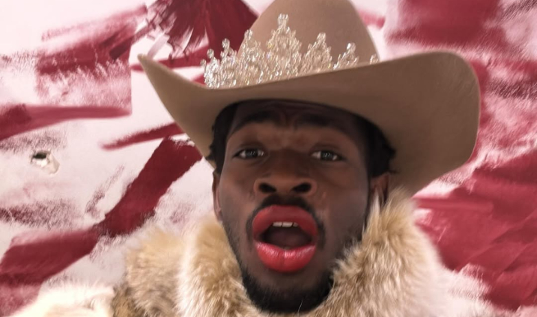 Lil Nas X es acusado de cuatro delitos tras arresto en Los Ángeles 