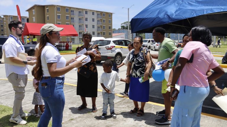 Inicia documentación de servicios básicos para nuevos residentes en Alto de Los Lagos 