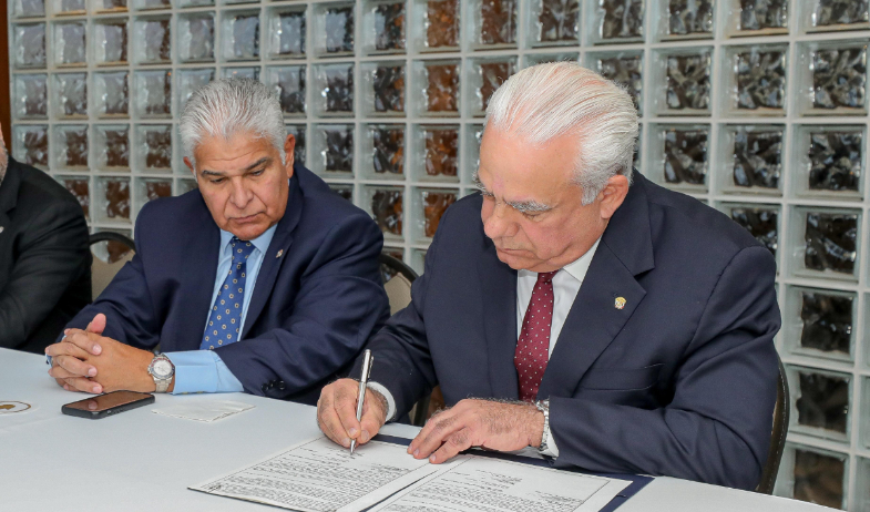 Presidente Mulino logra el retorno de Chiquita a Bocas del Toro 