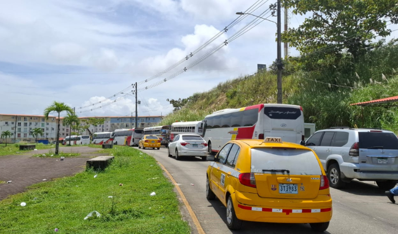 Polémica por servicio de transporte en Altos de Los Lagos, Colón 