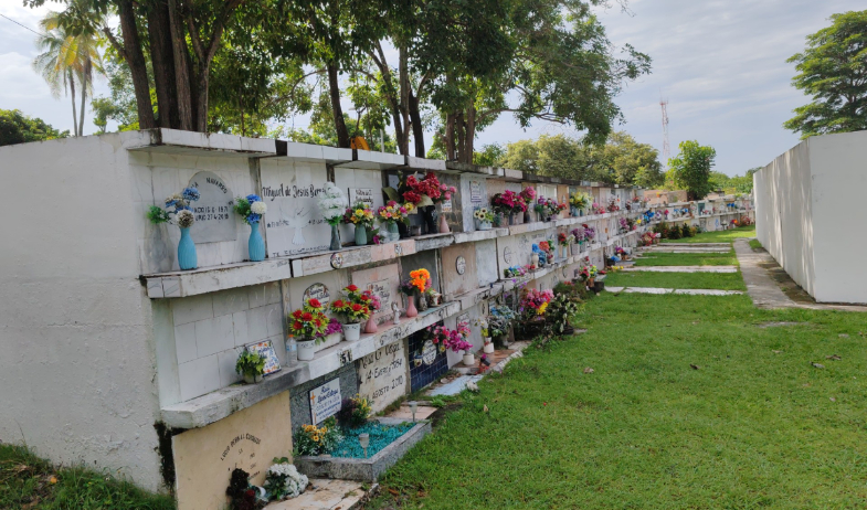 Declaran 'cemeterio en hacinamiento' en San Carlos 