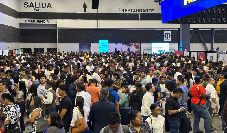 Feria de empleo atrae a más de 31.000 personas en Panamá 