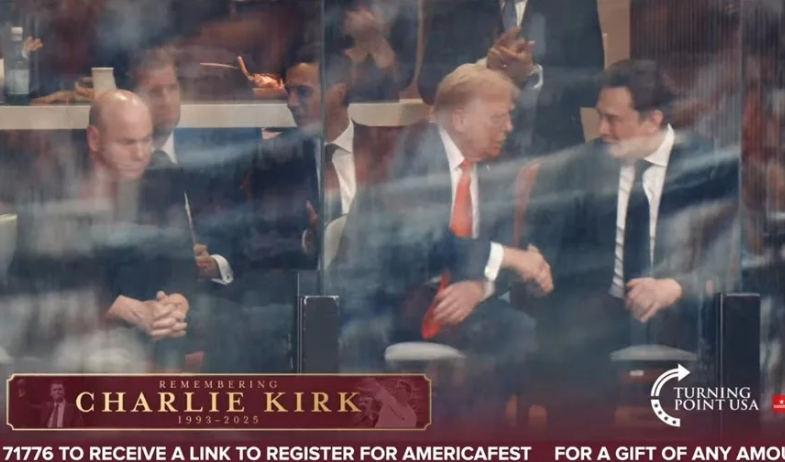 Donald Trump y Elon Musk se reencuentran y se dan la mano en el funeral de Charlie Kirk 