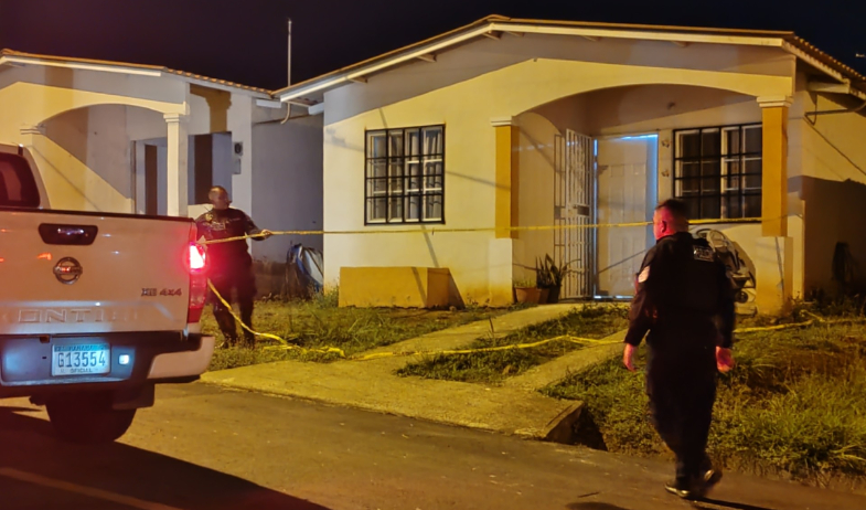 Mujer que buscaba pensión alimenticia y protección legal muere presuntamente a manos de su pareja 