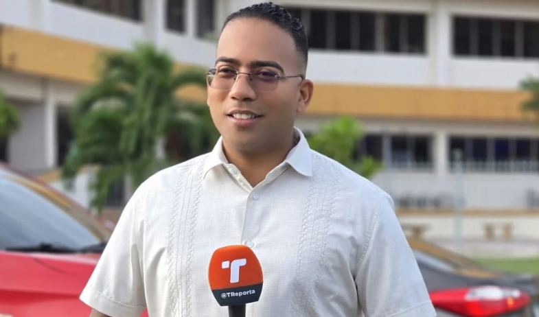 Jermaine responde a seguidor que lo llamó 'payaso' por no conseguirle trabajo 