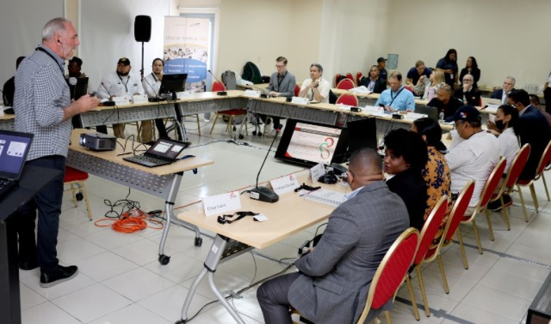 Expertos de EE.UU. entrenan a inspectores aduaneros de Panamá y el Caribe 