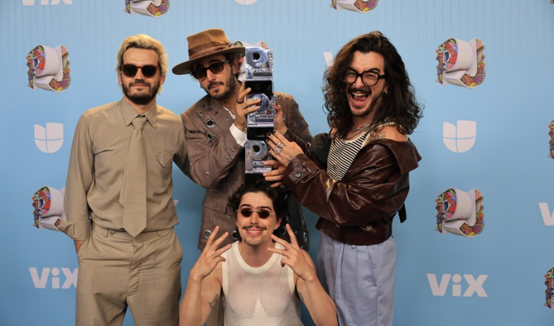 Bad Bunny y Morat arrasan en Premios Juventud mientras que Karol G es la Artista del Año 