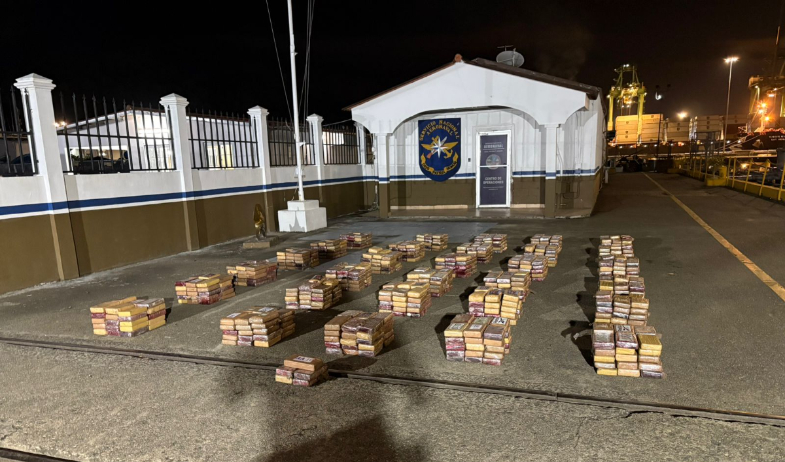Decomisan más de una tonelada de droga en contenedores, uno procedente de Ecuador 