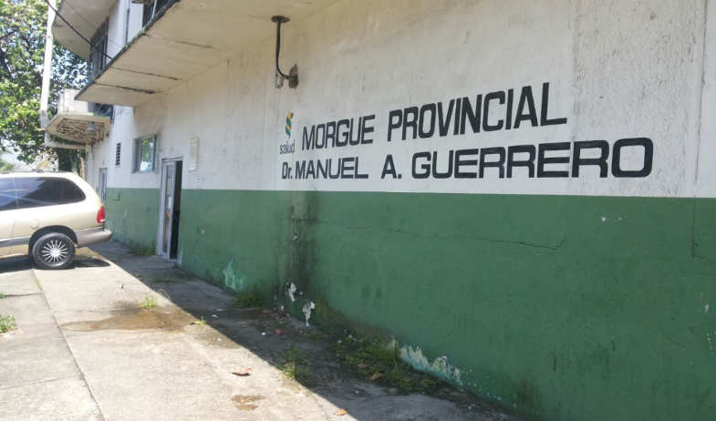 Joven de 23 años es hallado suspendido con un cable atado al cuello, en Colón 