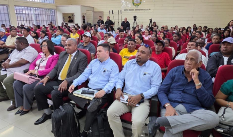 Colón busca respuestas ante la crisis laboral tras el cese de operaciones mineras 