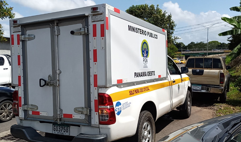 Hallan a hombre asesinado de un disparo dentro de un taxi en Arraiján  