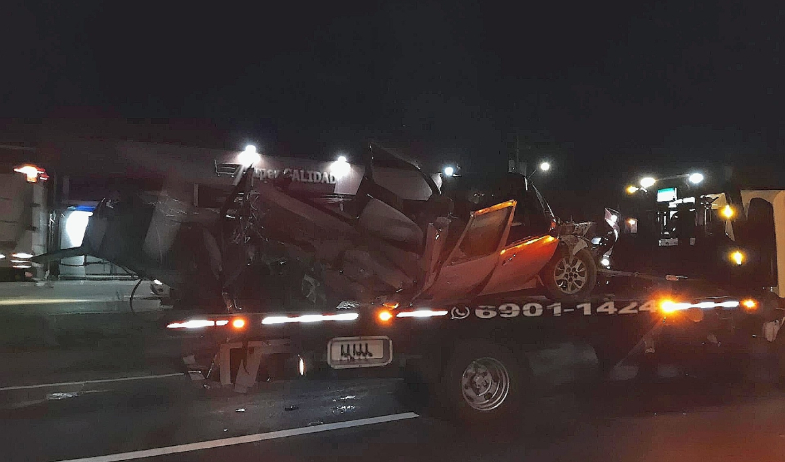 Impacto entre camión y pick-up deja dos fallecidos en La Chorrera 