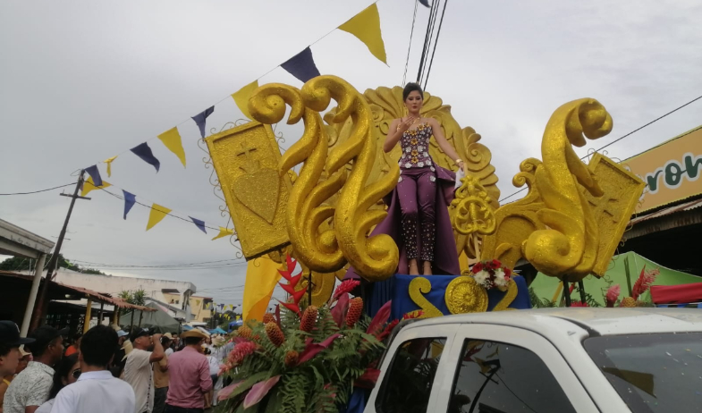 Con colorido desfile culminan las festividades por los 177 años de fundación de Chitré 