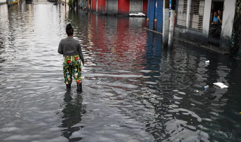 El potente huracán Melissa rompe récords en vientos, presión y lluvias en el Caribe 