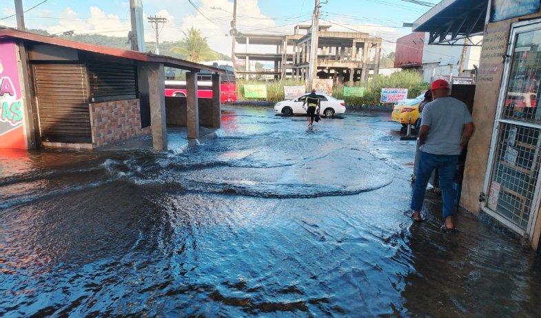Sabanitas y Cativá sin agua por rotura de tubería  
