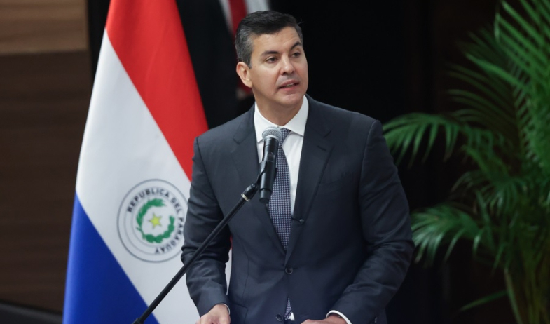 El presidente de Paraguay llega a Panamá para encuentro con Mulino y empresarios 