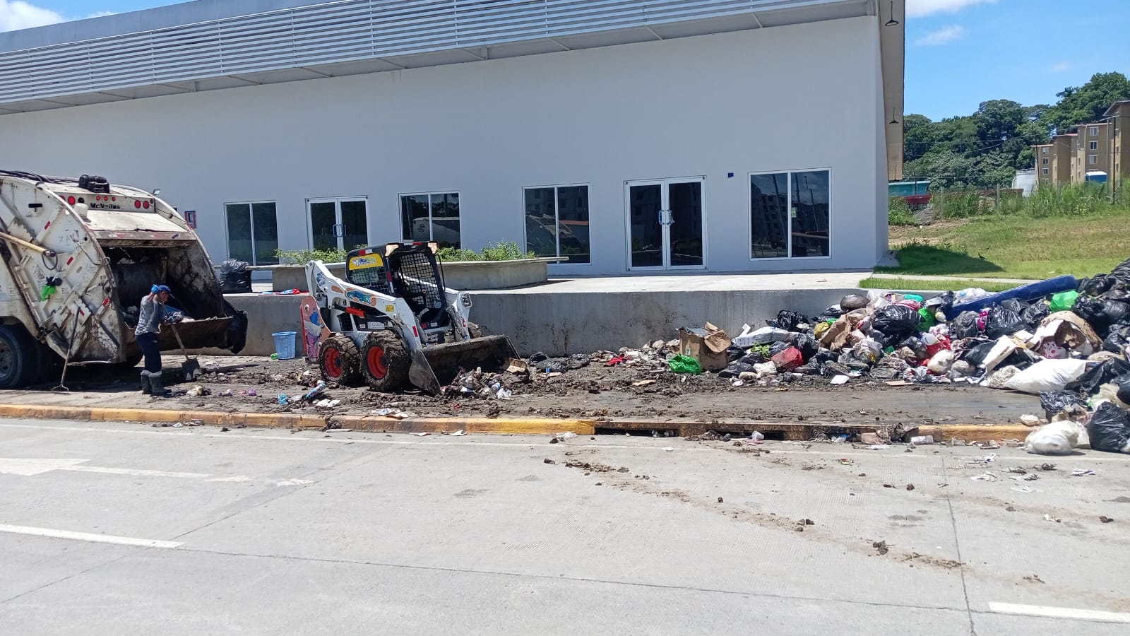 Basura se apodera de Altos de Los Lagos, piden la recolección periódica de los desechos  