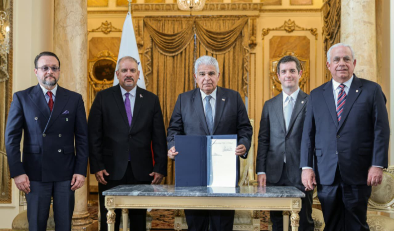 Presidente Mulino sanciona ley de adhesión al Mercosur  