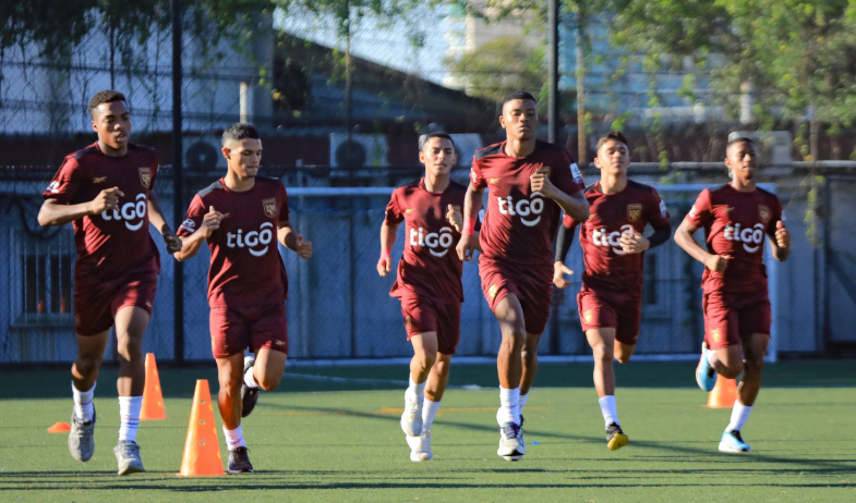 Panamá Sub-17 viaja a Emiratos Árabes para su preparación rumbo al Mundial 