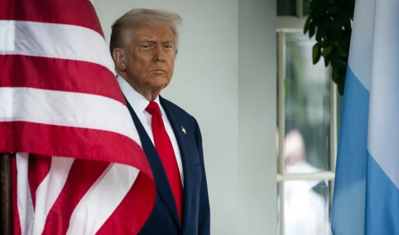 Trump anuncia que Estados Unidos hundió otro barco con seis 'narcoterroristas' en el Caribe 