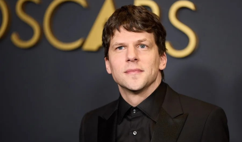Jesse Eisenberg anuncia que en diciembre donará su riñón de forma altruista 