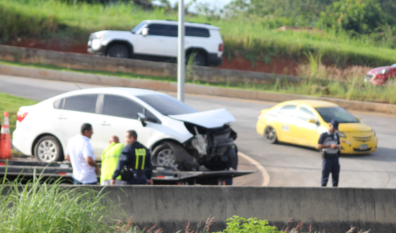 ¡Tragedia en Panamá Oeste! Conductor pierde la vida en fuerte choque en la autopista 