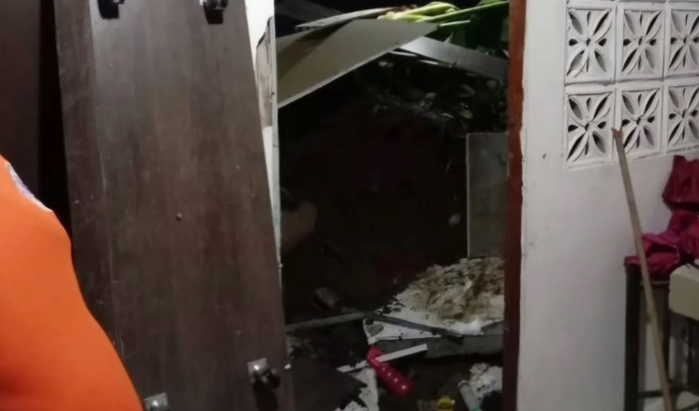 Deslizamiento en Colón deja viviendas con daños parciales y familias evacuadas  