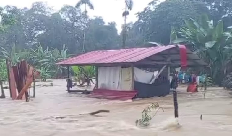 Una docena de familias resultaron afectadas en por las intensas lluvias en la Costa Abajo de Colón 