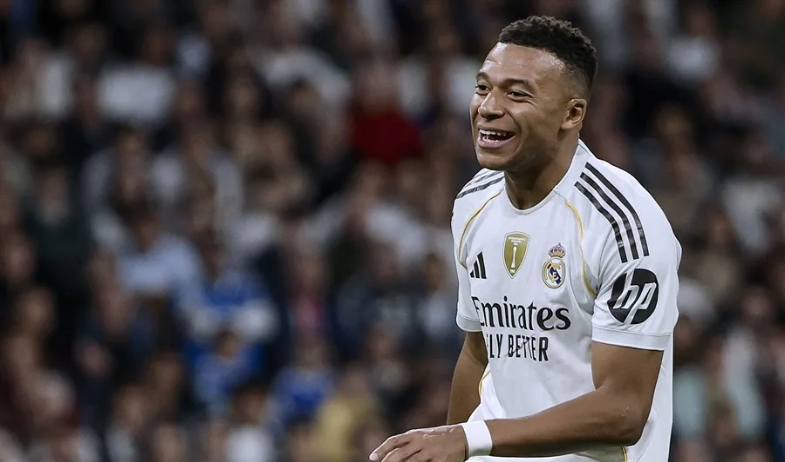 Mbappé llega a los 400 goles más joven que Messi y Cristiano Ronaldo 