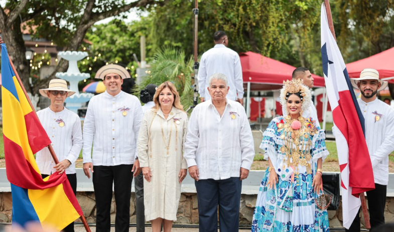 Presidente Mulino encabezó actos solemnes del 10 de noviembre en La Villa de Los Santos 