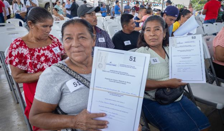 Entregan más de 150 títulos de propiedad a familias de la Cuenca del Río Indio 