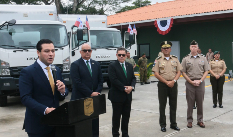 EEUU dona a Panamá centro de operaciones y transportes valorados en un millón de dólares 