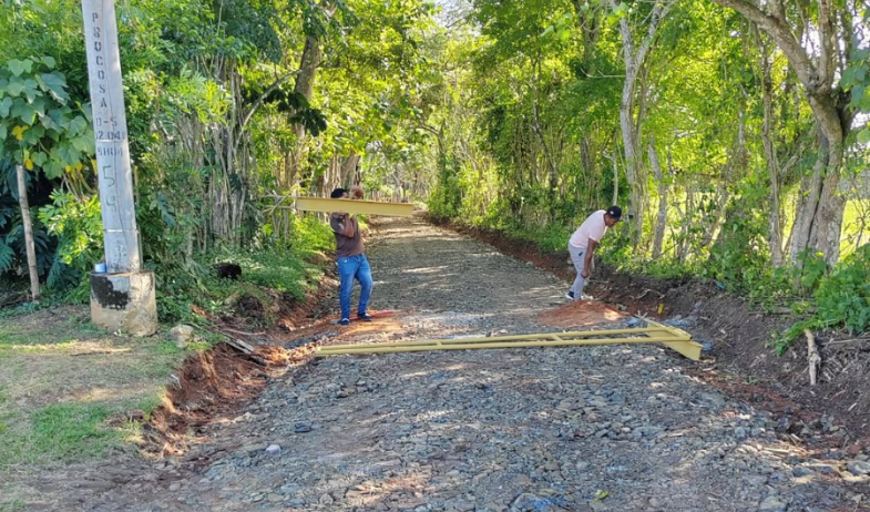 Municipio de San Carlos ordena retirar barrera ilegal en acceso a Playa Grande 